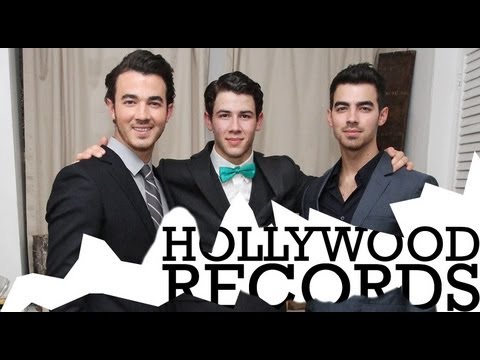 Jonas Brothers Say Goodbye to Hollywood Records
