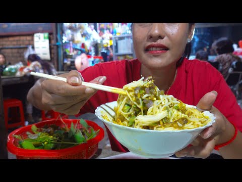 BanhChhaev, Num Krouk, And Num Banhjok - Cambodian Cheap Street Food In Phnom Penh City
