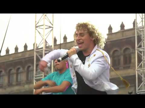 Angelo Diep Live Zocalo Mexico City