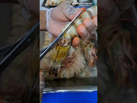 🐅🦐✂️: Tiger Prawns Cleaning Tips - Jumbo Shrimp Cleaning By Scissors - Prawns Cleaning trick #shorts