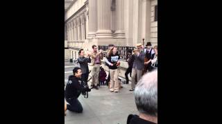 Louis Armstrong Jam Session at the Met! Struttin&#39; with Some Barbecue