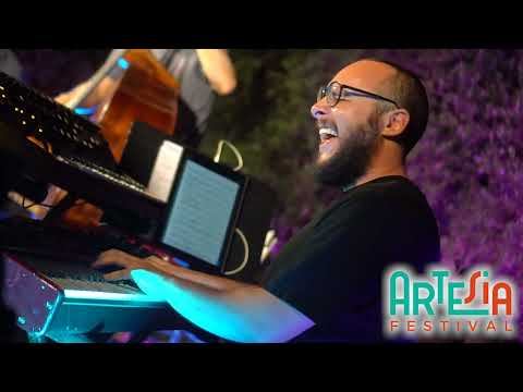 Ujig live @artesia festival