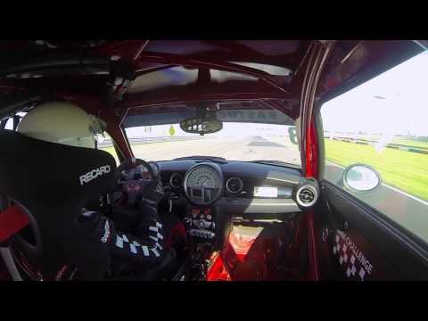 MINI JCW GP2 Racing vs. MINI CHALLENGE R56