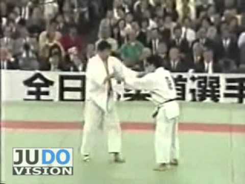 JUDO 1990 All Japan:  Koichiro Mitani (JPN) - Toshihiko Koga 古賀 稔彦 (JPN)