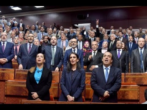 مجلس النواب يرد على جريمة تمزيق العلم بترديد النشيد الوطني