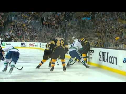 HITS: Milan Lucic vs Tuomo Ruutu [HD]