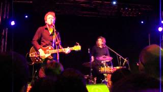 Low &#39;Everybody&#39;s Song&#39; (Madrid 2012)