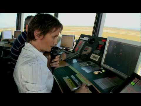 Aéroports de Lyon - La Tour de Contrôle : visite guidée / The Control Tower, a guided tour
