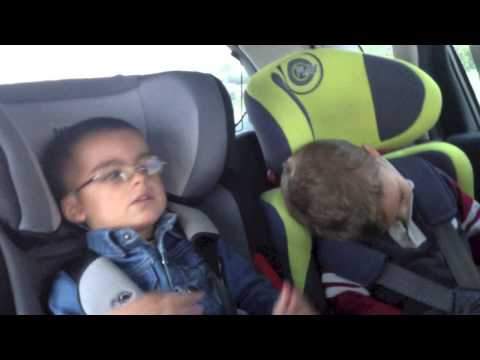 Ivan y primo Aitor en el coche