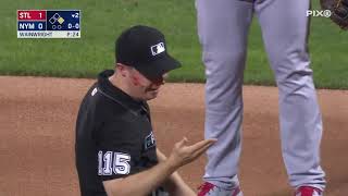 Cardinals' SS Edmundo Sosa hit first base umpire Junior Valentine directly in the head