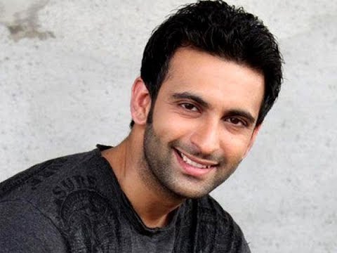 download lagu mp3 mp4 Nandish Sandhu Family, download lagu Nandish Sandhu Family gratis, unduh video klip Nandish Sandhu Family