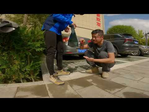 El mundo está pasando por pleno verano, la lluvia cae, el cielo está despejado y el cielo empieza a brillar.