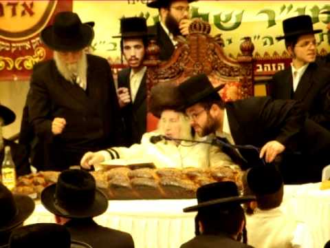 Kaliv Yartzheit Tisch