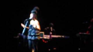 Erykah badu Paris 2008 (Time&#39;s a wastin)