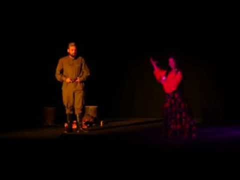 Поёт Анжела Лекарева