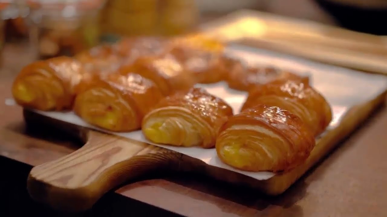 Cathay Pacific The Pier First Class Lounge thumbnail