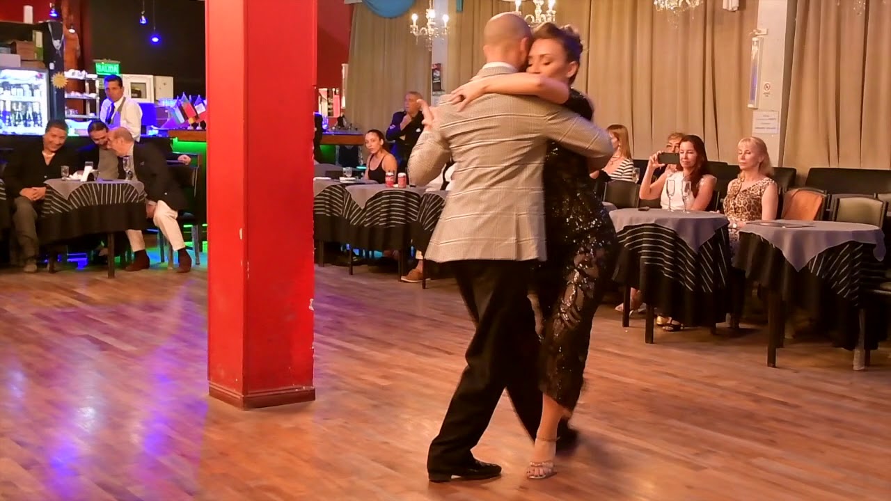 Lorena Gonzalez Cattaneo y Gaston Camejo en Porteño y Bailarin -4