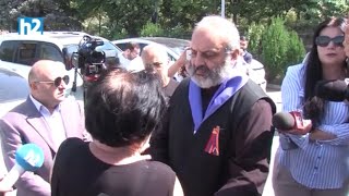 Ո՞նց ապականեցին էդ հոգեկան հիվանդները, էս ի՞նչ արեցին մեզ հետ. քաղաքացին՝ Բագրատ Սրբազանին: Լրաբեր