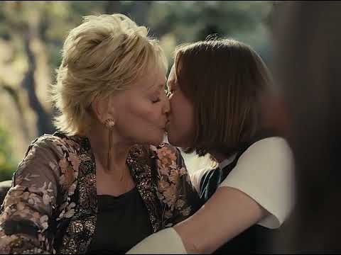 Deborah and Ava make out | Hacks S5E07