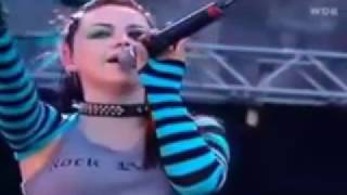 evanescence - heart shaped box - live -  rock am ring 2003