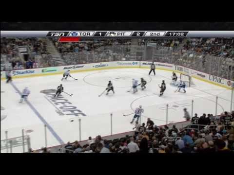 Clarke MacArthur Goal - Leafs 2 vs Pens 2 - Oct 13th 2010 (HD)