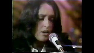 JOAN BAEZ (piano &amp; vocal):  I Never Dreamed You Leave in Summer