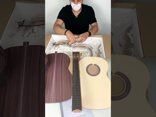 Vídeo relacionado con Unidad flash USB de madera de arce en forma de guitarra (en caja de madera) (8.0 GB)