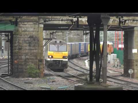 92024 4s43 Daventry - Mossend Tesco Train,at Lancaster. Sat.1st March 2014