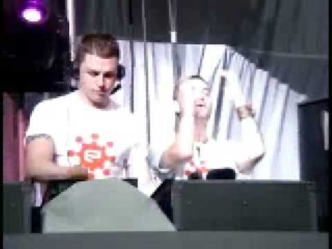 Sean Tyas & Simon Patterson - Something's up