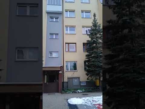 babcia z torebką torebką wypada z piątego piętra z okna #ziemnioki i kartofle