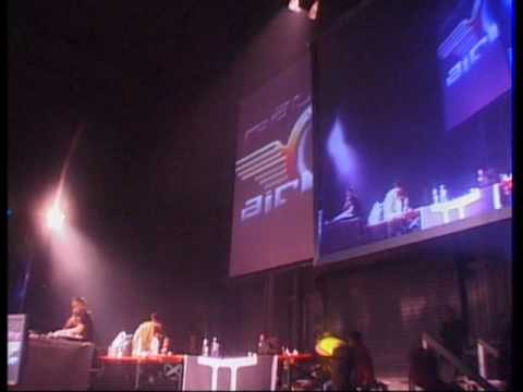 Eric Sneo live @ Palazzo Airbase 2005