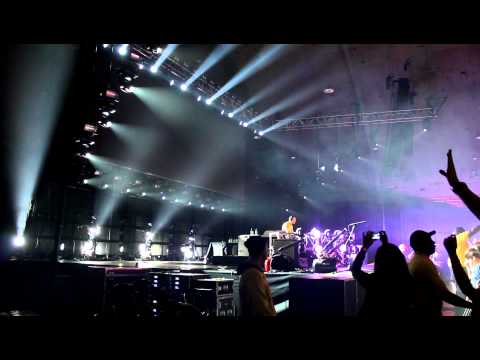 Tiesto - Flashing Lights (Dubstep) @ DC Armory 2011 (HD) 1080