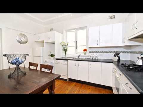 Paddington - Large Stylish Apartment In An Art Deco  ...