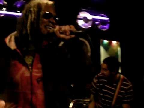 Sistas n Reggae & Apagón en vivo