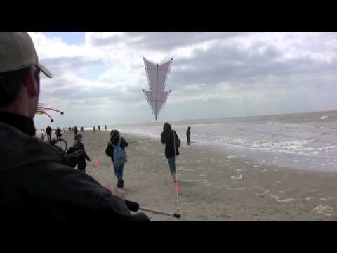 Flying OS cursor on the beach - 4 lines Revolution like kite , cerf-volant  - Berck