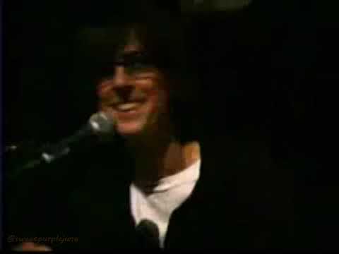 Video footage: Ric Ocasek for SPIN (full acoustic set)