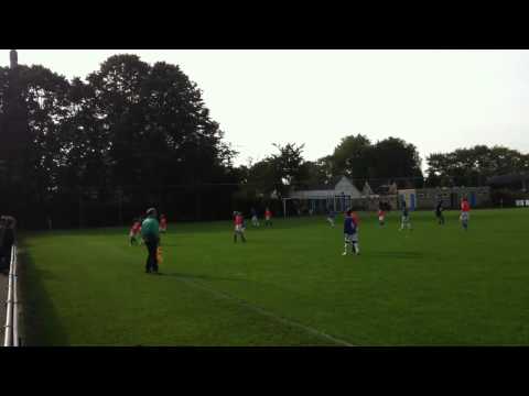 Blauw Wit'81 D3G - FC Engelen D3 (19-10-2013)