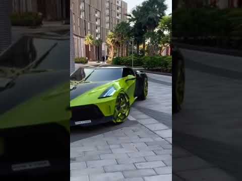 _18M Bugatti La Voiture Noire in Acid Green -- Bugatti chiron vs bugatti Veyron