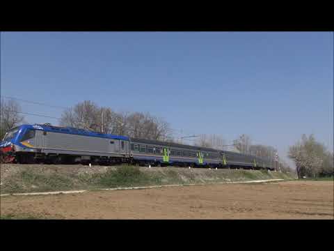 TRENI REGIONALI IN TRANSITO IN CAMPAGNA A BORGO S. DALMAZZO.  (CN) GIOV. 1 - 4 - 2021.