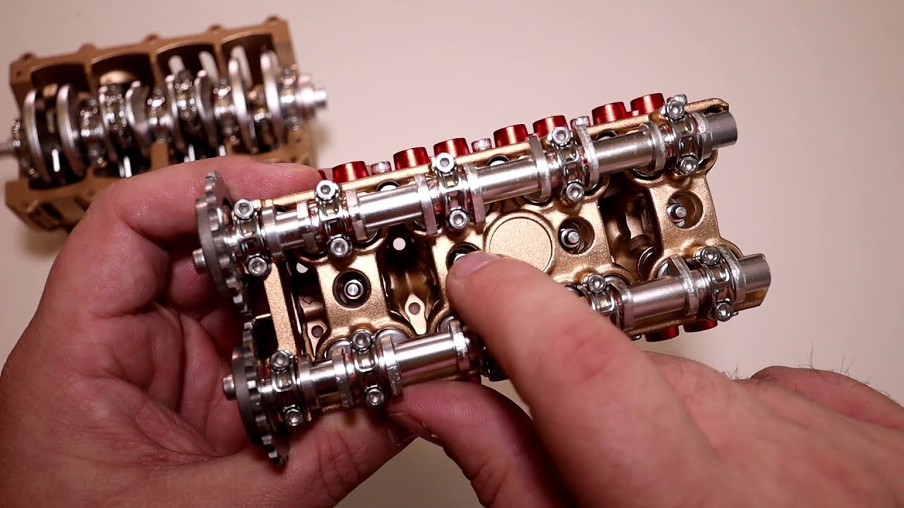 Maquette de moteur en métal : roulez des mécaniques !