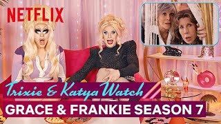 Trixie Mattel i Katya oglądają Grace i Frankie