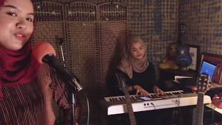 Sebuah Lagu - Payung Teduh (cover by Amira Syahida &amp; Amira Syamimie)