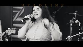 VIVIEN AND THE HEADLINE