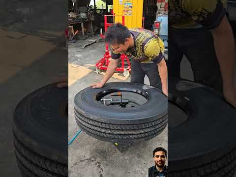 آلة عبقرية تُنهي عصر الشاكوش في تركيب الإطارات#اختراعات #هندسة_ذكية #تطور_بلا_حدود #ابداع #إبداع