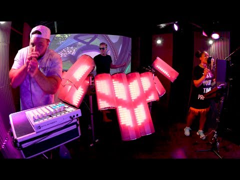 OLD SCHOOL MASHUP - played in a new way (AFISHAL live mashup)