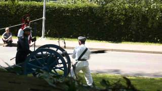 preview picture of video 'Historisches Stadtgefecht Buttstädt 1813 -Kanone'
