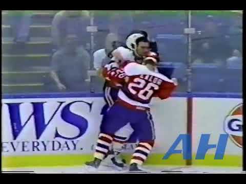 NHL Nov. 30, 1991 Mick Vukota,NYI v Mike Lalor,WSH New York Islanders Washington Capitals