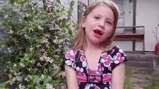 Scarlett Lyric 6 yrs old. Singing FROZEN songs.