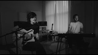 Video thumbnail of "MADELINE JUNO - OHNE KLEIDER (ACOUSTIC VERSION)"