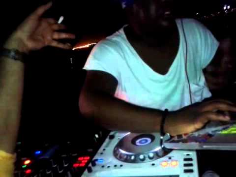 Pzee Boy a desarumar o bay inn